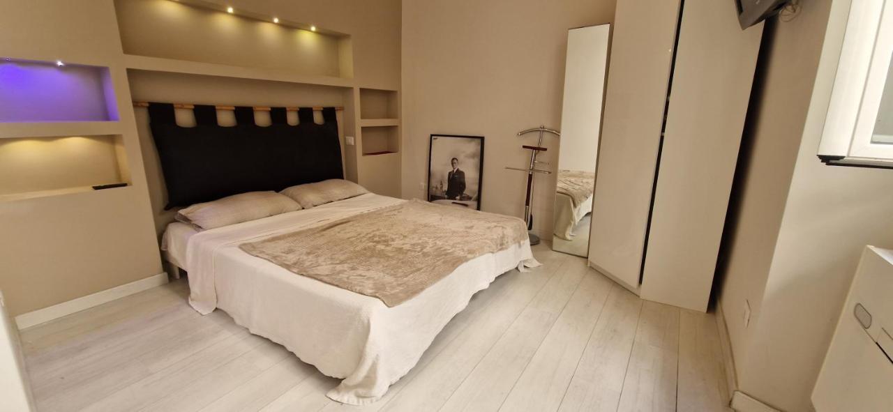 Savelli Apartment Old Town - Near Navona Place Rom Exteriör bild
